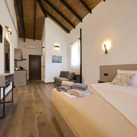 4 Lemons Luxury Hotel