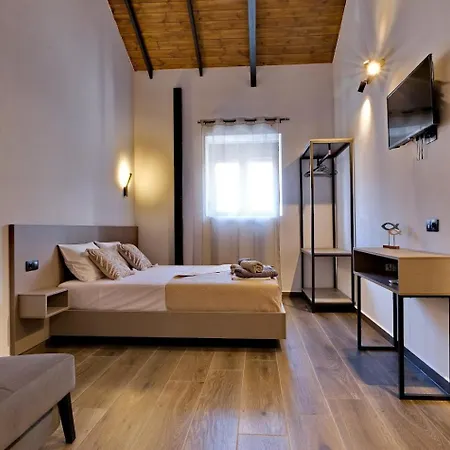 4 Lemons Luxury Hotel Amolianí