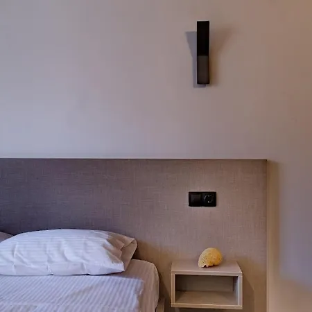 4 Lemons Luxury Hotel