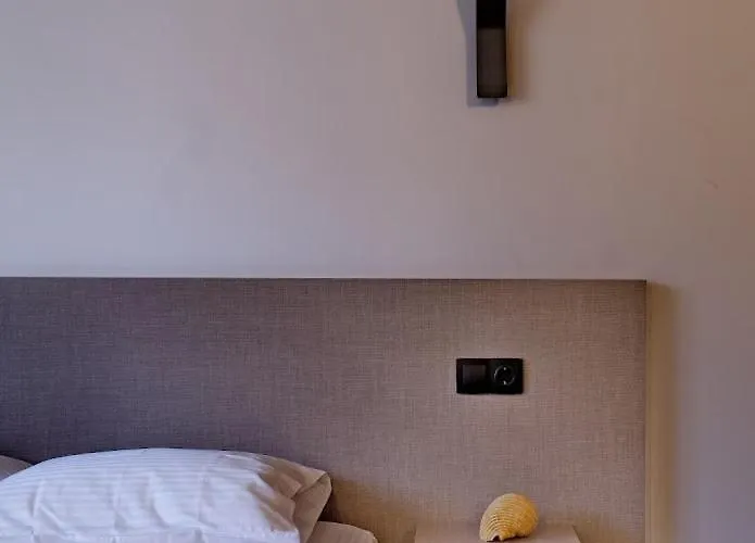 4 Lemons Luxury Hotel