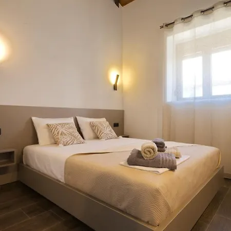 4 Lemons Luxury Szálloda Amulianí