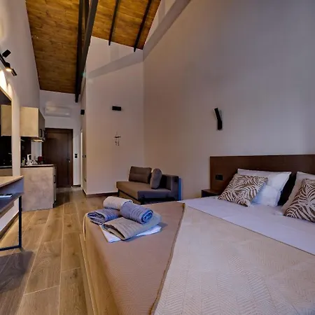 4 Lemons Luxury Hotel *