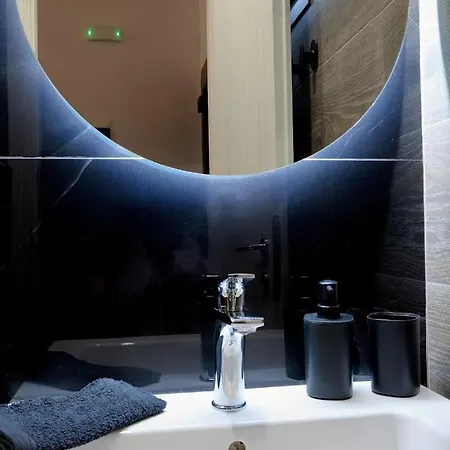 4 Lemons Luxury Hotel