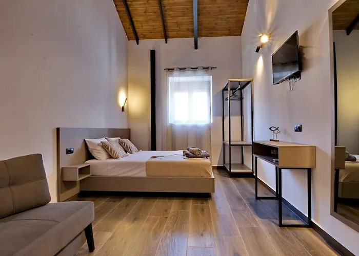 4 Lemons Luxury Szálloda Amulianí