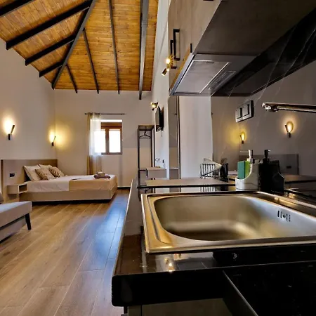 4 Lemons Luxury Szálloda Amulianí