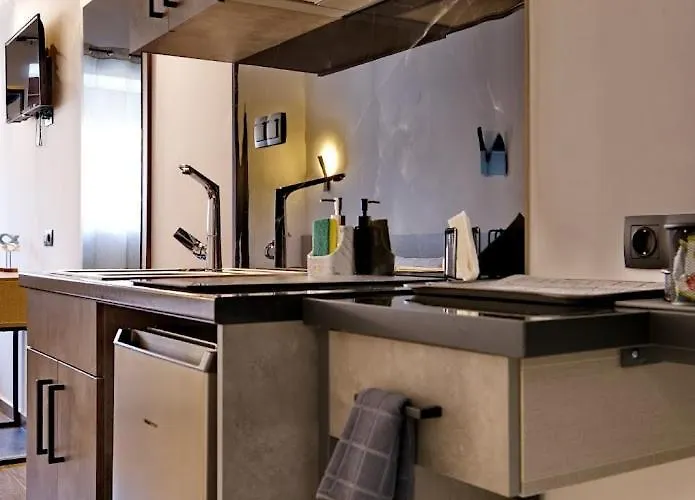 4 Lemons Luxury *