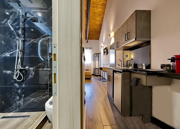 4 Lemons Luxury Hotell *